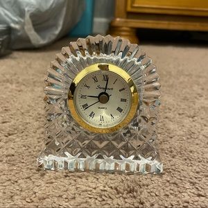 Vintage Storyline Quartz 24% Lead Crystal Mantle Style Clock